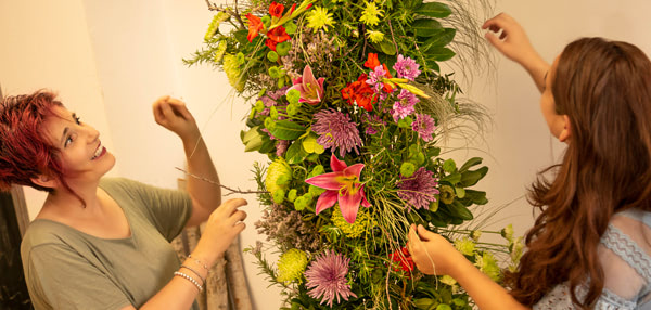 Cursos de formación florista Celine Boroli. Cómo hacer un Arco Bohemio para bodas